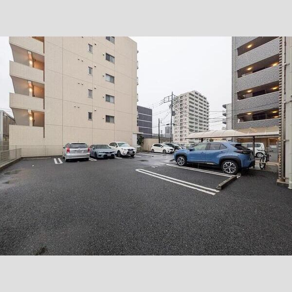 Sweet Home Land三郷　(住居部分) 駐車場