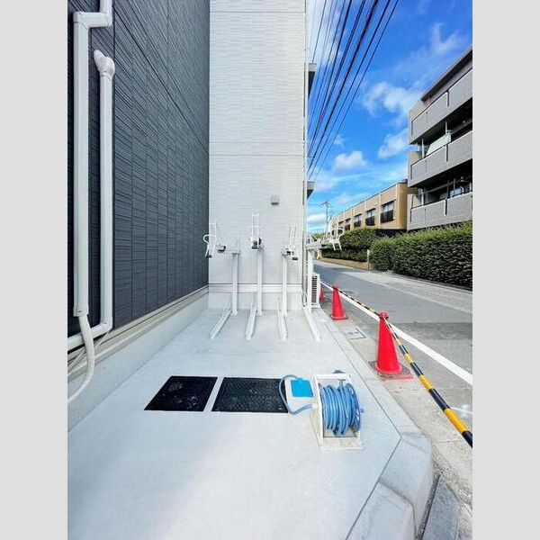 ルリアン中村 駐輪場1