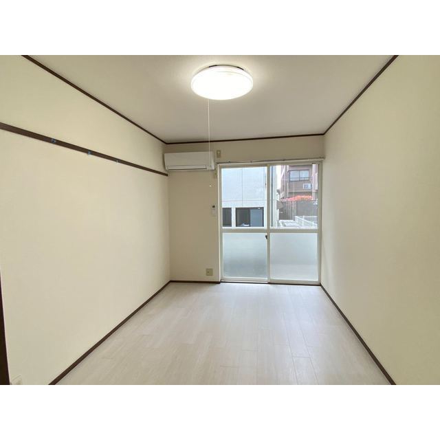 カレッジハウスⅧ リビング