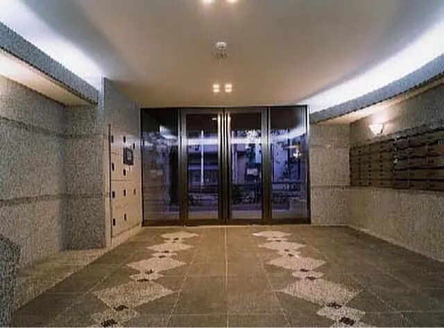 ルーブル野方参番館2階 エントランス