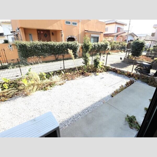 クイーンズコート102号室 庭