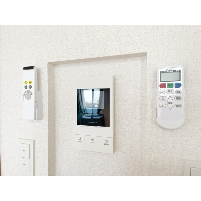 アーバハイツ六町環七北通り0702号室 モニターホン・各種リモコン