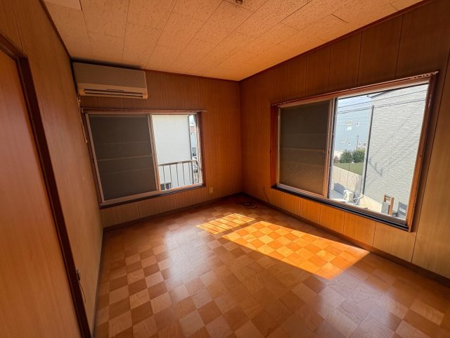 厚木市上依知戸建 2階洋室も広々！