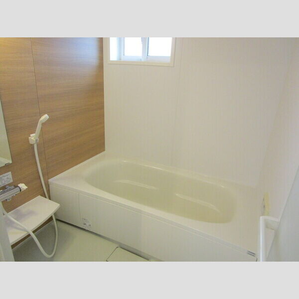 南桜207号室 追い焚き給湯機能付き浴室(小窓付)