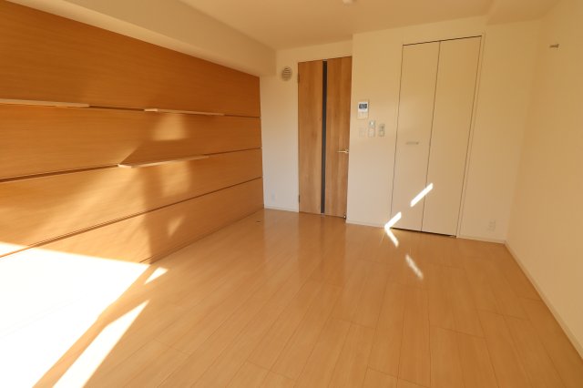 ジェノヴィア東川口0101号室 リビング