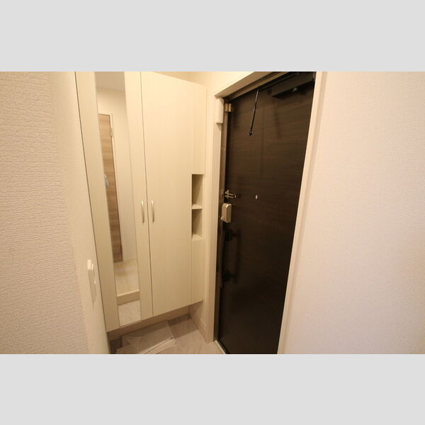 アヴァンス東日暮里102号室 玄関