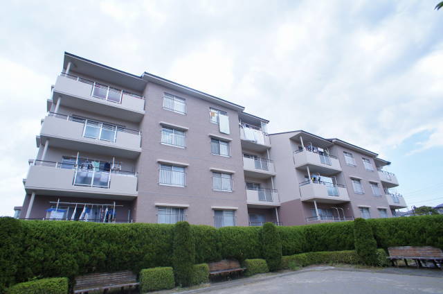 サウスヒルズ中央13号棟の外観画像