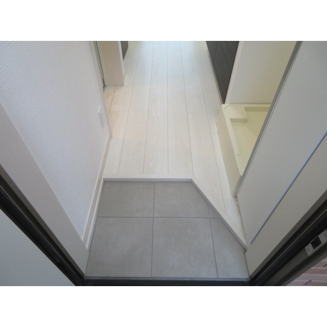 グランクオール中野弥生町 玄関