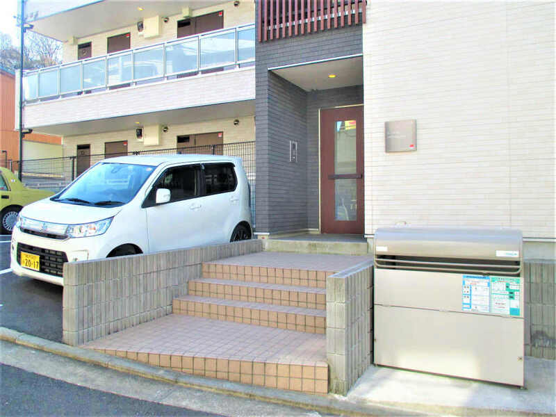 リブリ・HALEKULANI3階 エントランス