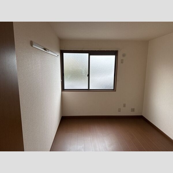 サキクサノ郷101号室 洋室