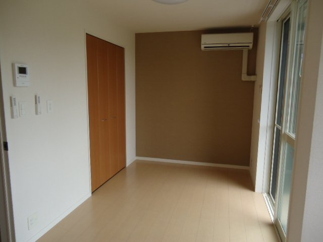 ハッピートモロー 洋室③