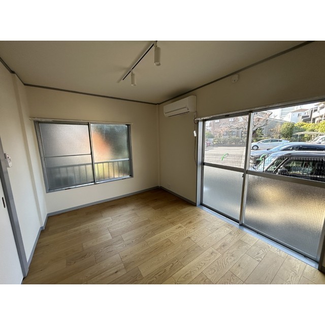 イワモトビル　ホワイトコーポラス リビング