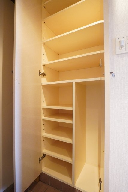 メインステージ南麻布8階 靴入