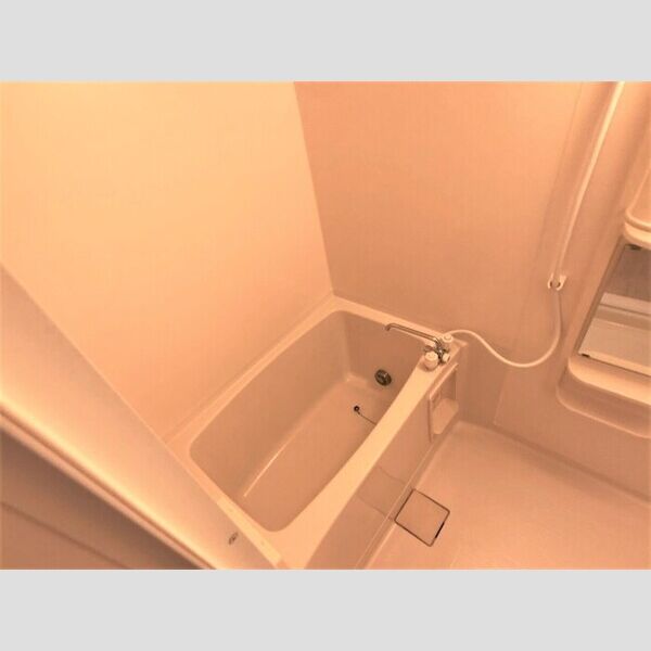 ロイヤルクレスト 五号館105号室 バス