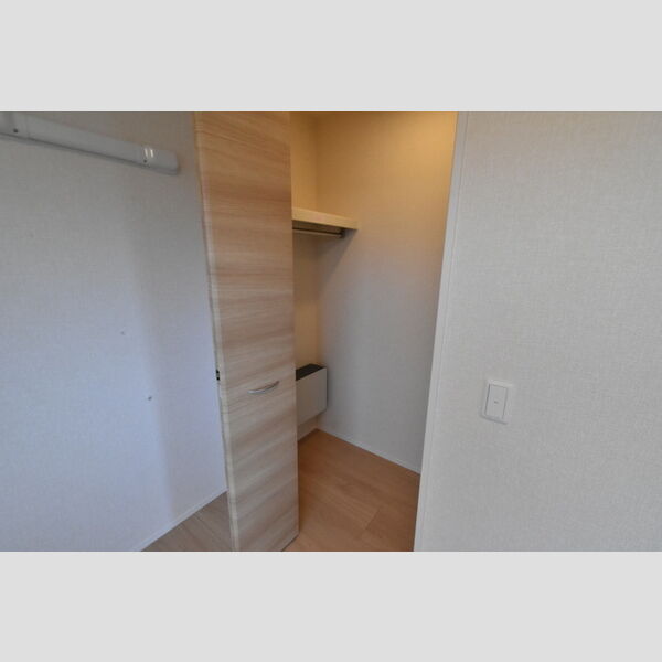 メタルフォックス302号室 ウォークインクロゼット