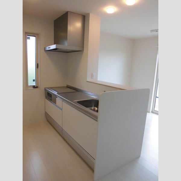 テラスハウス 対面式のシステムキッチン♪