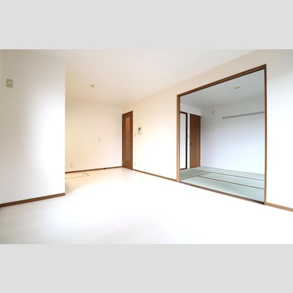 ベルテ　B101号室 LDKから和室