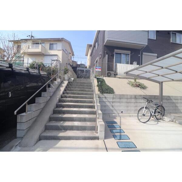 Sunny　flat103号室 エントランス