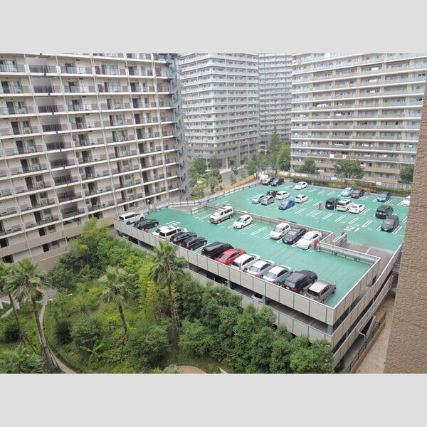 ロイヤルパークス西新井0327号室 自走式駐車場