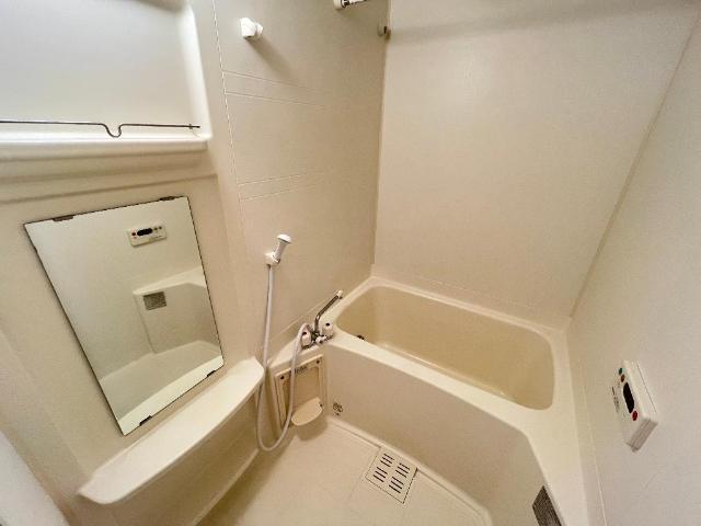 ガーデンヒルズNAKAYAMA弐番館102号室 バス