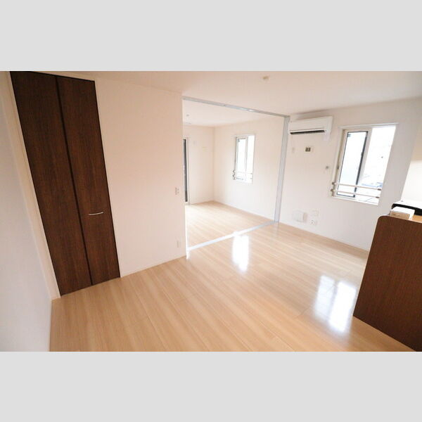 ヴェール・ヴィラ303号室 LD・居室