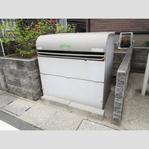 メゾン・プランドール202号室 入居者様専用ゴミストッカー