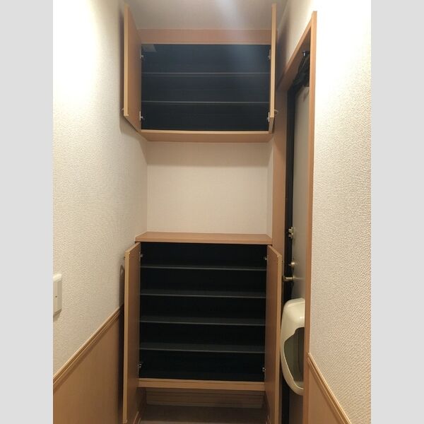 ガーデンコート飯倉台　B101号室 シューズボックス