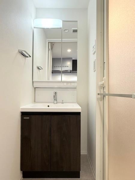 エレミ本蓮沼2階 洗面