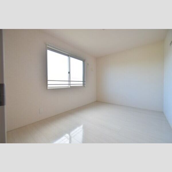 ロイヤルテラス103号室 居室