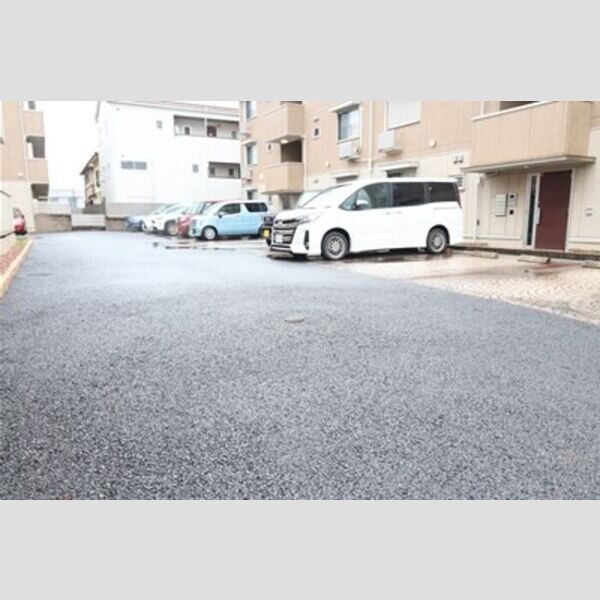 リヴェール南流山　A 駐車場