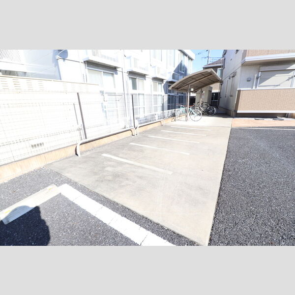 スプルース101号室 バイク置場