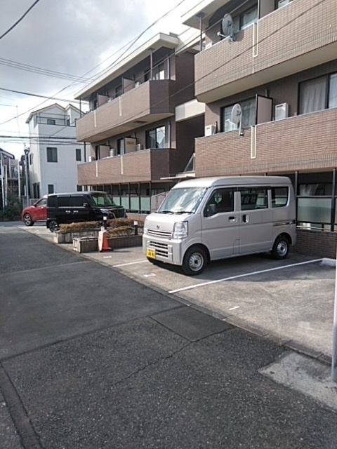 ＬｉＬｉ　Ｍｕｋａｉｈａｒａ0103号室 駐車場