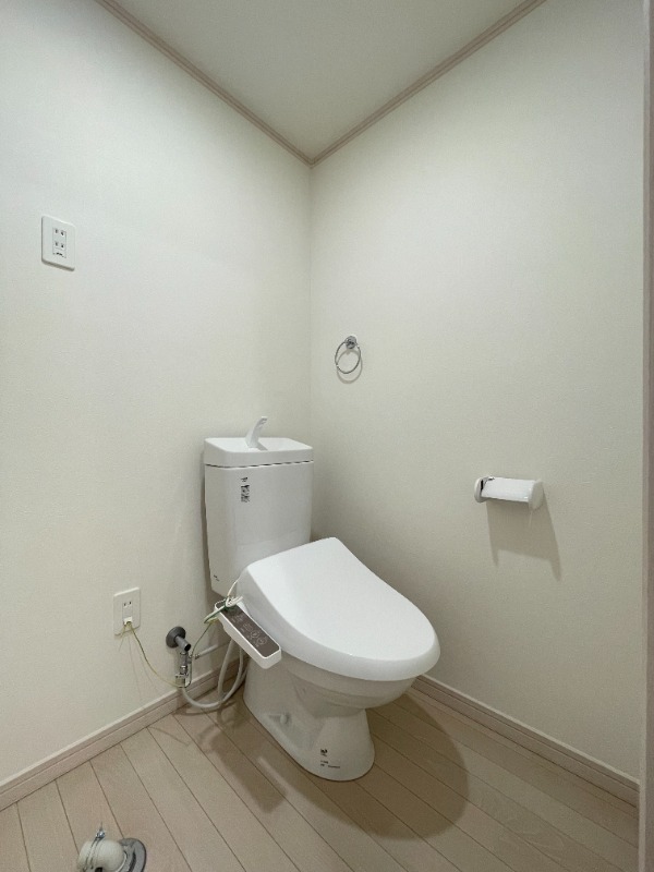 フォルトゥーナ梅島3階 トイレ