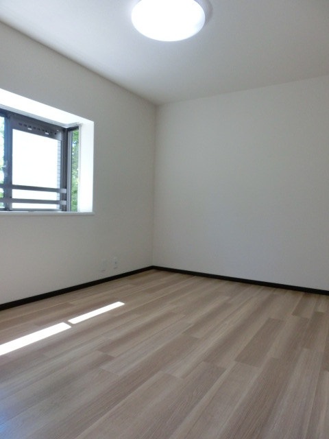 パレス武蔵野台壱番館0201号室 リビング