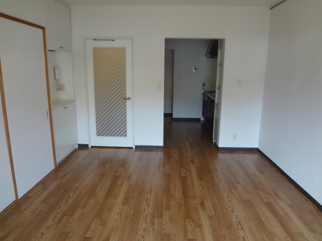 サンモールパレスＢ棟0106号室 リビング