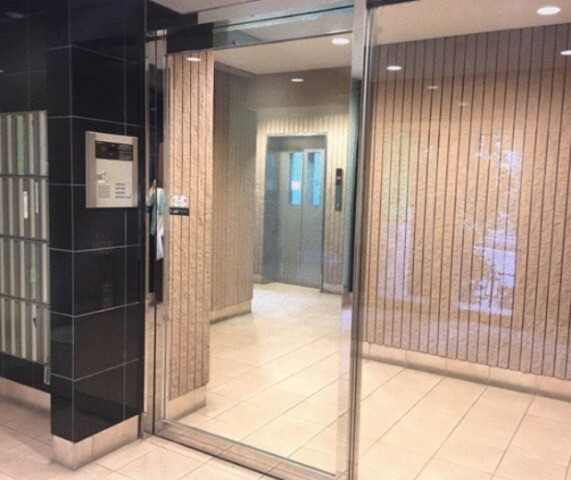 リクレイシア西麻布Ⅱ番館2階 エントランス
