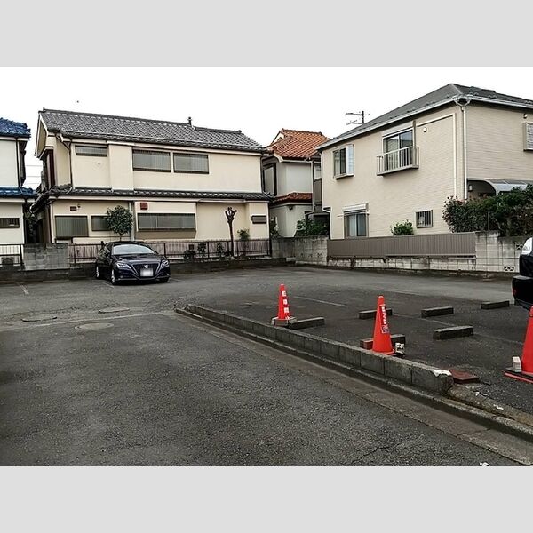 ローズコート光ヶ丘　ABE 駐車場