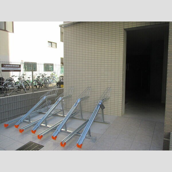 Blanc Neige Nishichiba(ブラン　ネージュ)201号室 駐輪場