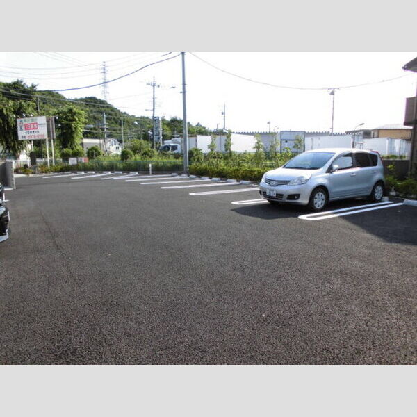 サニーフラット103号室 駐車場