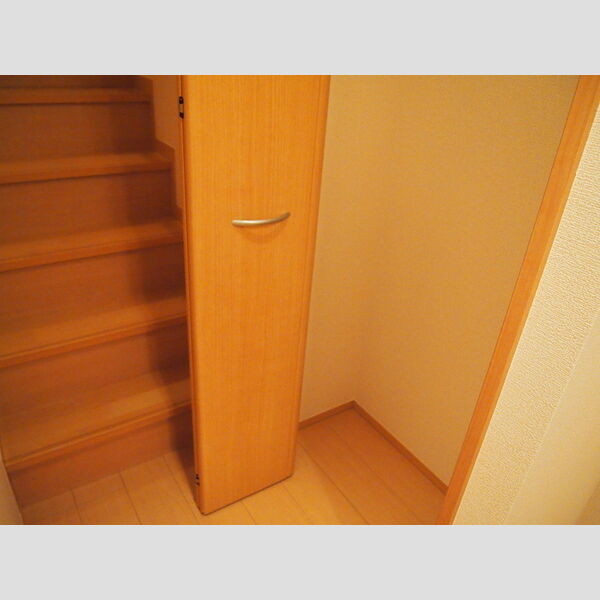 ステラ　B203号室 収納