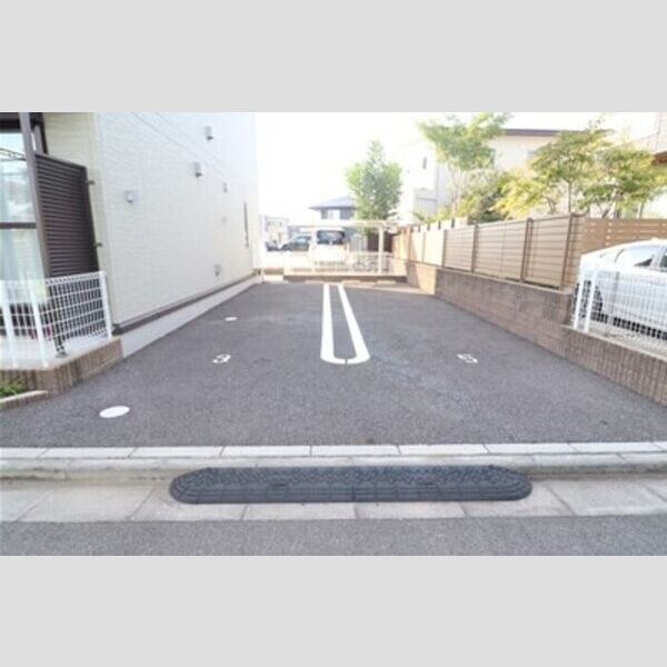 アステールピュールM 駐車場