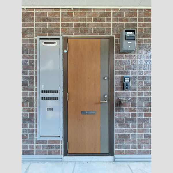 ヴェルドミール102号室 玄関扉