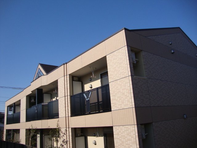 ロイヤル　パピヨン 外観写真（昼）