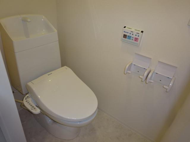 アイルトンハウス101号室 シャワー付トイレ