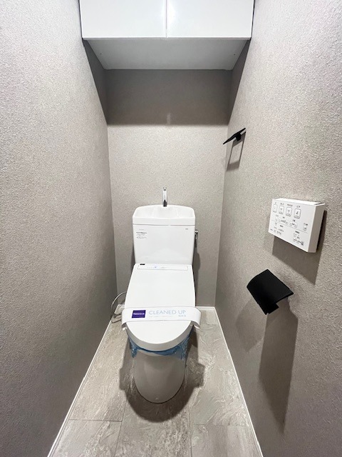 レジディア世田谷弦巻2階 トイレ