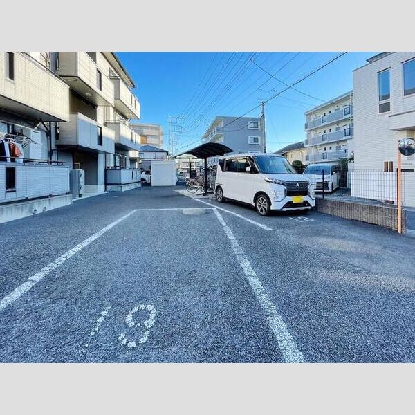 プリムヴェール　壱番館301号室 駐車場