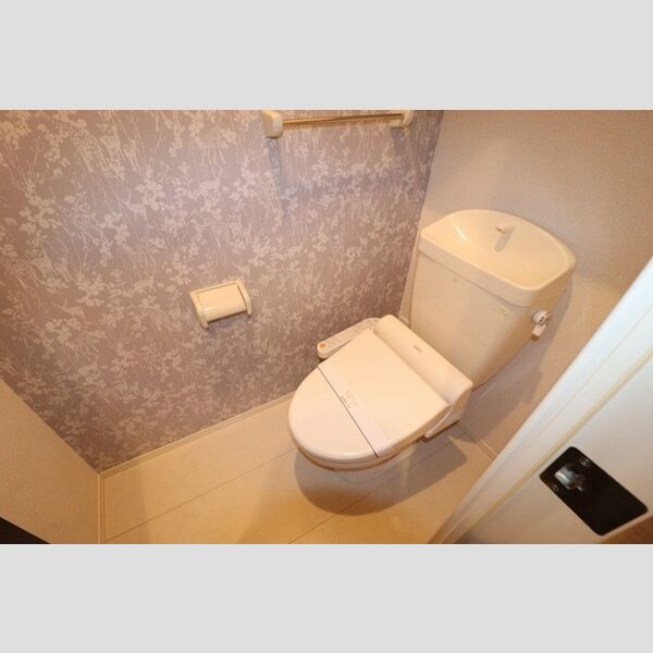バリスサイト　F202号室 トイレ　温水洗浄暖房便座
