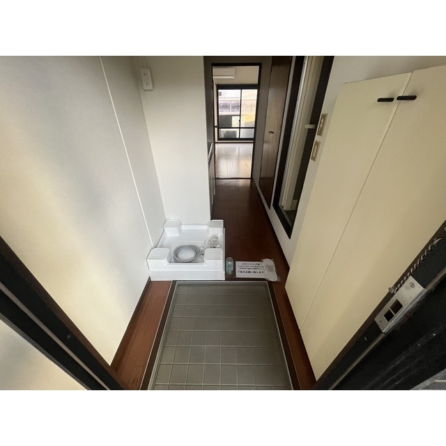 白鍬グランデ107号室 玄関