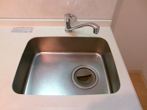 フェリース横濱 流し台　※2023年8月撮影