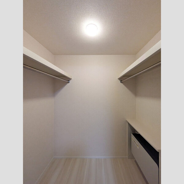 ルーエ大宮 ウォークインクローゼット